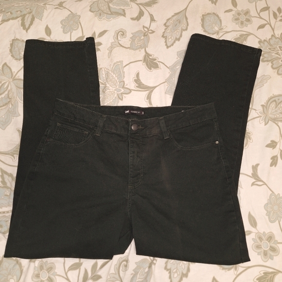 A pair of Lee Classic Fit dark green jeans in a ladies' size 16 short. - Picture 1 of 10
